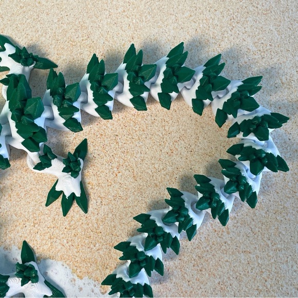 3D Printed Articulated Dragon Green/White 21" - Picture 5 of 12